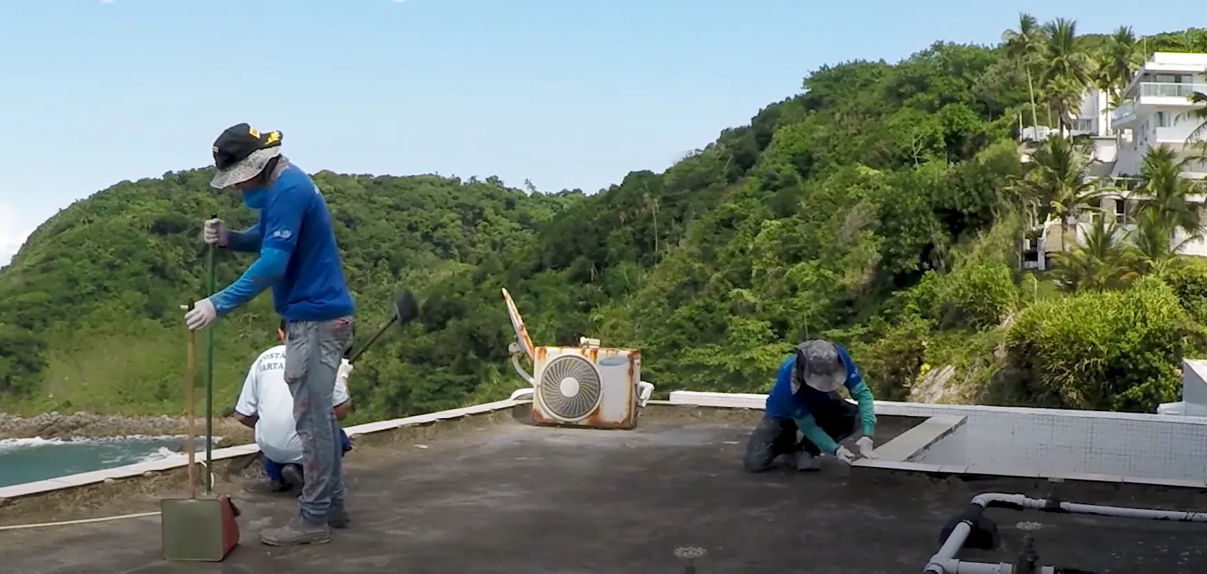 Equipe técnica Durano preparando laje para impermeabilização